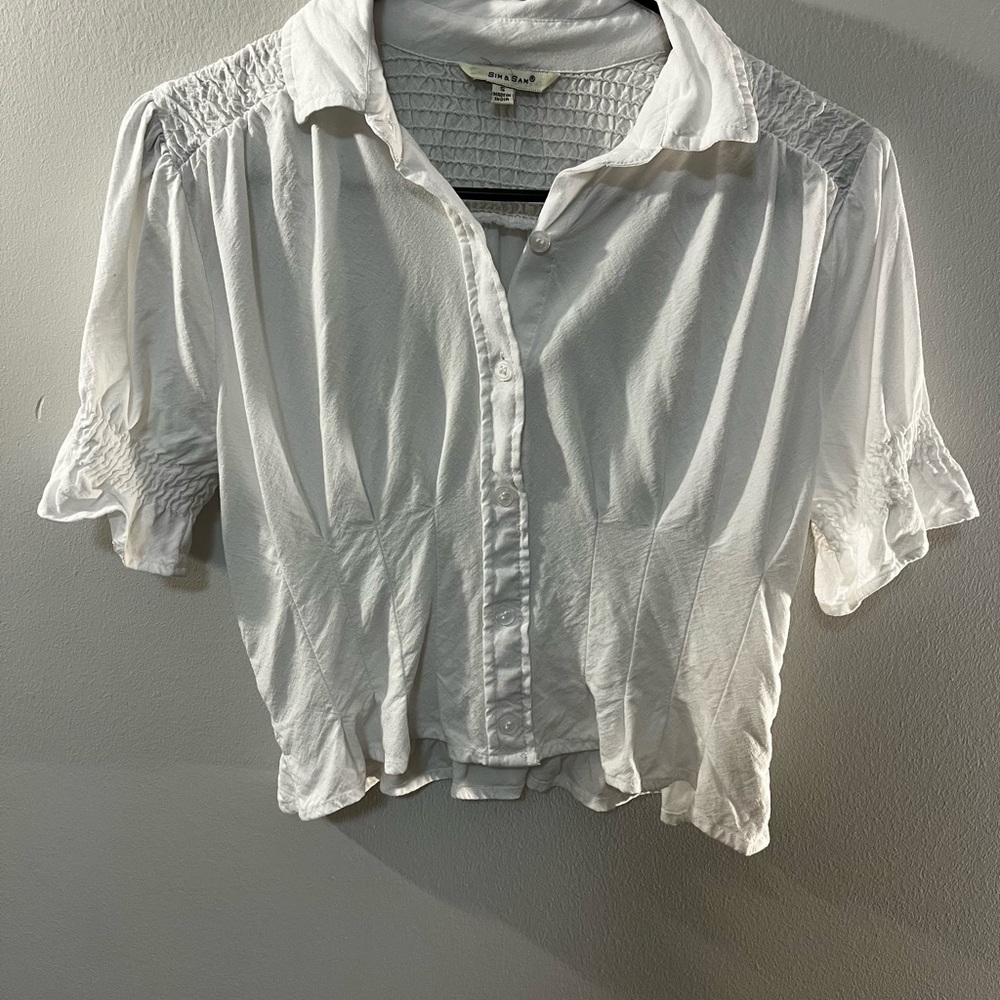 Elegant White collard Button-Down Women's blouse Size Small